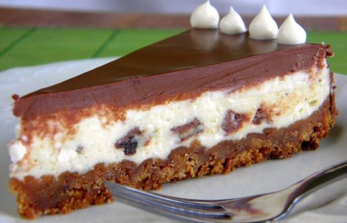 NEODOLJIVA ČOKOLADNA TORTA: Fantastična kombinacija okusa Plazma i Oreo keksa